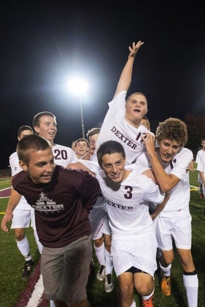 10 историй о добрых поступках, которые вернут вам веру в людей | Wday ...