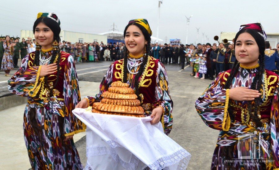Жители Узбекистана. Традиции народов Узбекистана. Гостеприимство таджикского народа. Таджикская Национальная одежда. Дай на таджикском