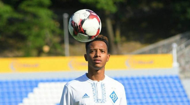 09:00 194 Читать на украинскомНовачок Динамо Че Че / Динамо