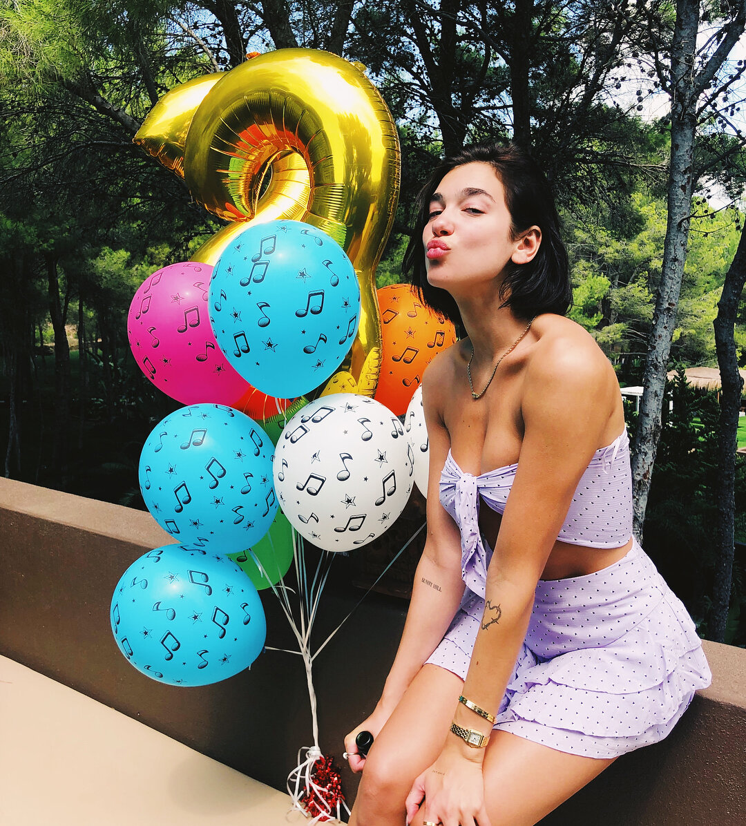 Фото из instagram dualipa