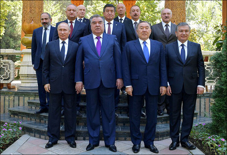 Групповой снимок участников Совета глав государств стран СНГ. Фото с сайта Sng.minsk.by Президенты государств-участников СНГ одобрили соглашение о сотрудничестве в борьбе с преступлениями в сфере информационных технологий. Документ был подписан на саммите стран СНГ, прошедшем в Душанбе 28 сентября, сообщает пресс-служба Исполнительного комитета СНГ.