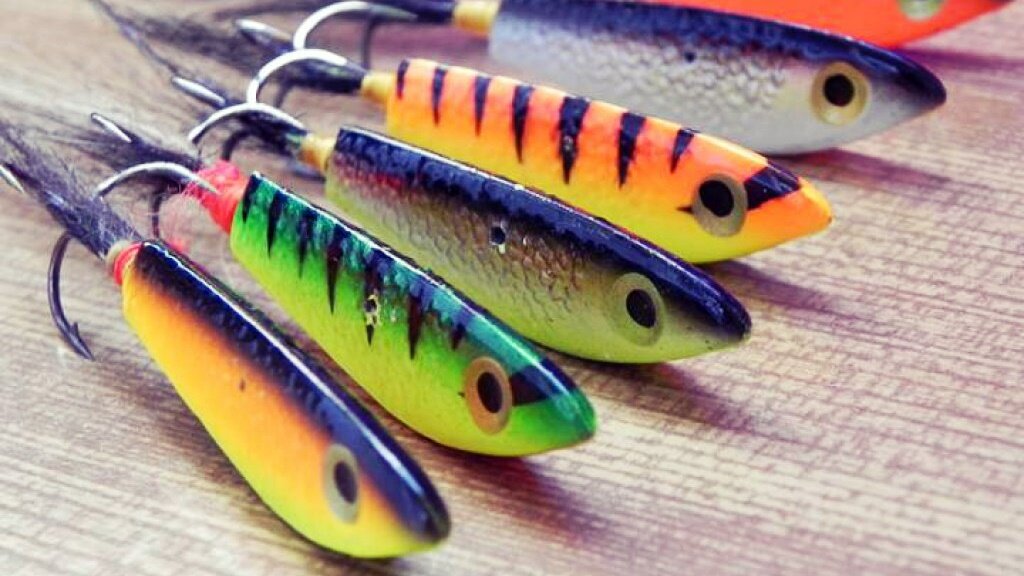 Блесны "бокоплав" с хвостиком из шерсти