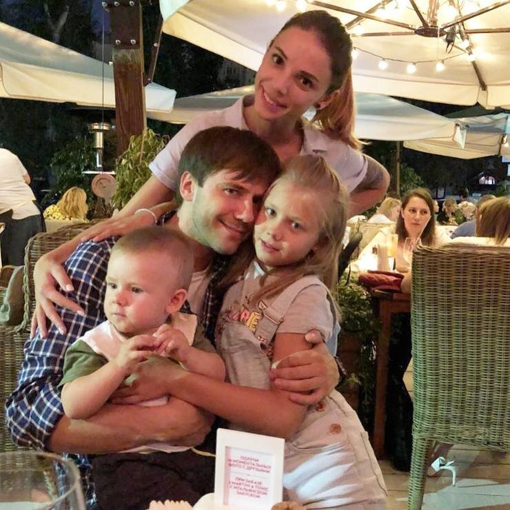 ИВАН ЖИДКОВ ВСЕГДА СТАРАЛСЯ БЫТЬ ИДЕАЛЬНЫМ ПАПОЙ ФОТО: INSTAGRAM.COM/IVANCAREVICH1