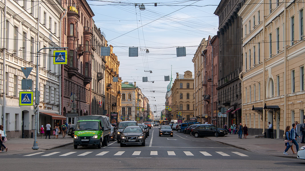 Гороховая улица. Санкт-Петербург Невский и Гороховая улица. Вид на Адмиралтейство с Гороховой улицы. Гороховая улица Москва. Гороховая улица вид на Адмиралтейство.