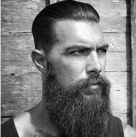 Для предотвращения появления проплешин и увеличения скорости роста волос требуется должный уход. 