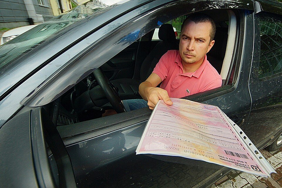 Нововведение коснется новых авто, ранее не стоявших на учете Александр ДЖУМАЕВ  Поделиться: 1 FlipЕжедневная рассылка новостей KP.RU    В  2019 году россияне получат возможность регистрировать новые автомобили  непосредственно в автосалонах без посещения отделений ГИБДД.Фото: Алексей БУЛАТОВ  Изменить размер текста: 