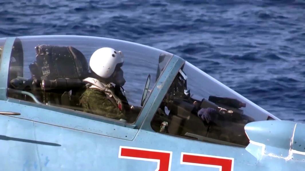 Пилот в корабельном истребителе Су-33 ВКС РФ. Фото: РИА Новости/Министерство обороны РФ