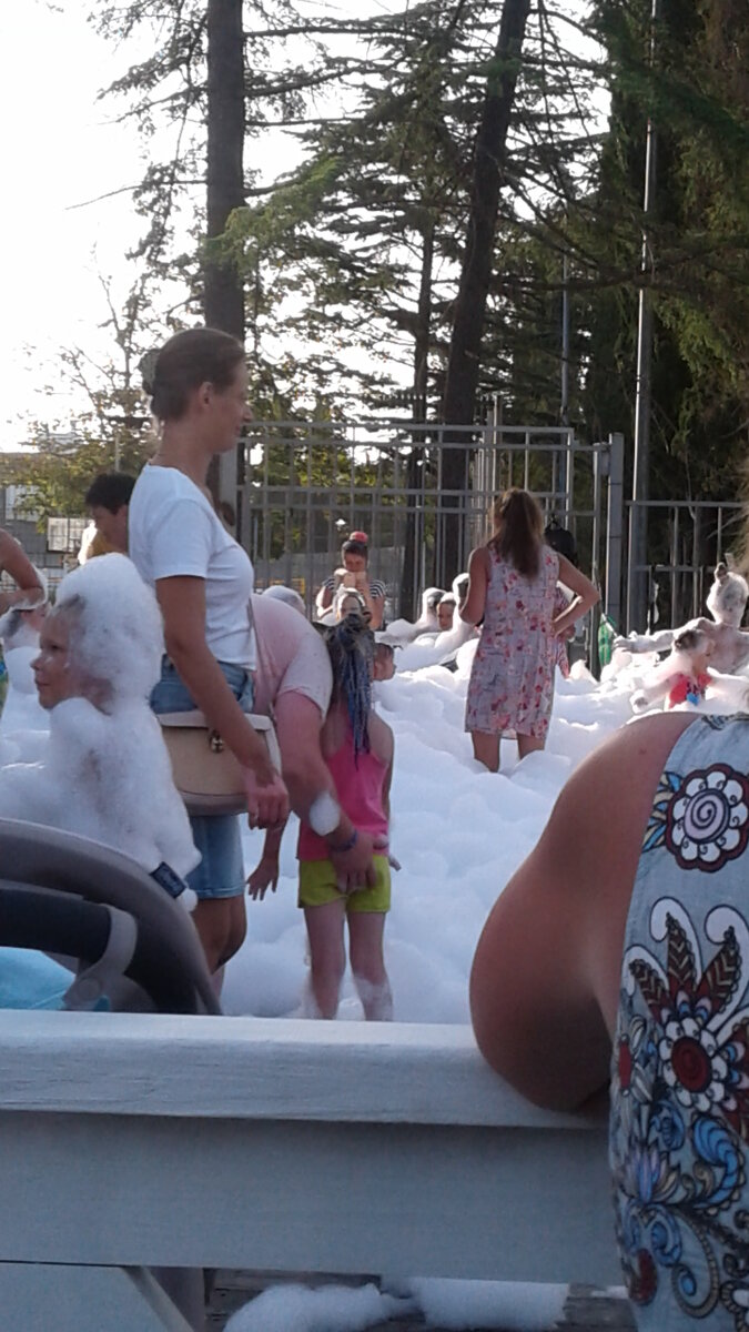 Развлечение для детей в Адлере - площадка с мыльной пеной