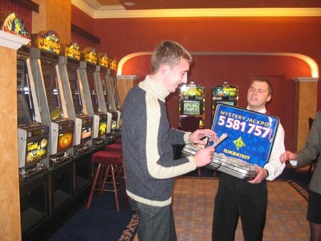 Джекпот "сеть игровых клубов" в начале 2000 ых