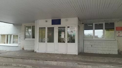 Вход в наш корпус на улице Потапова. Двери, правда, новые. А так - типовое школьное здание. Фото из открытого источника Яндекс Картинки.
