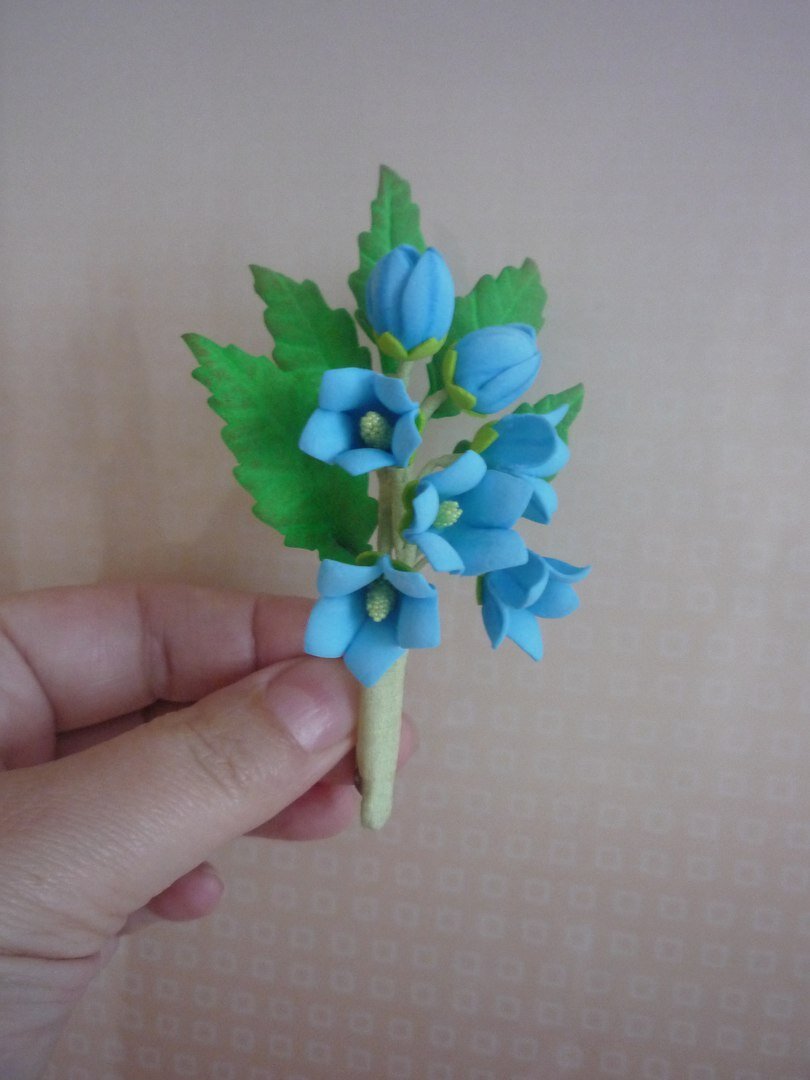 Моя работа.Брошь "Колокольчики".Фоамиран.