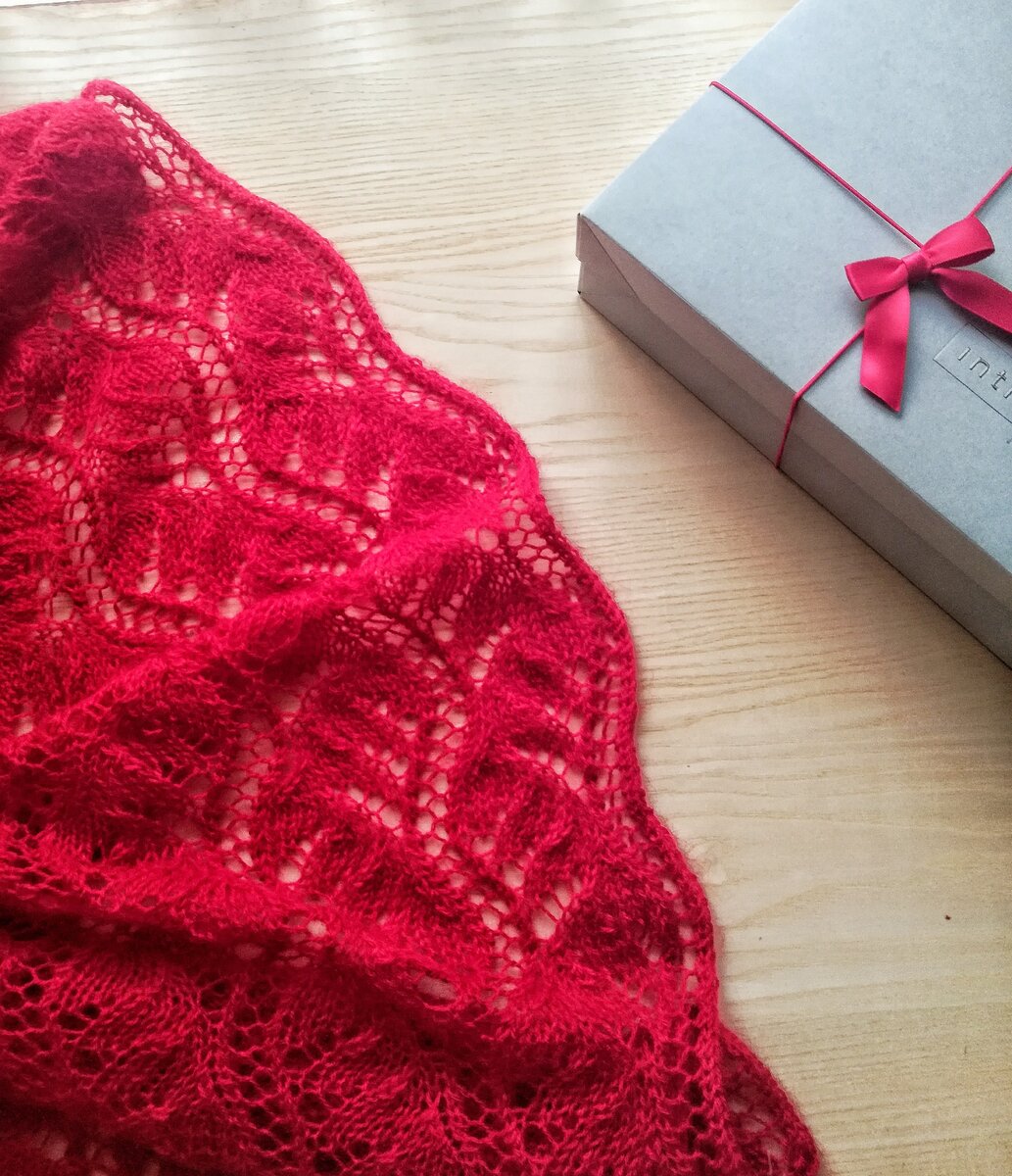 В красном цвете смотрится потрясающе! 