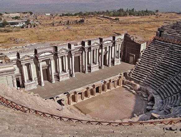 Древнегреческий театр. Фото с сайта syl.ru