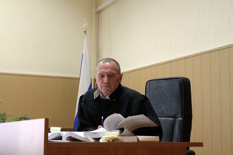 Председательствующий судья Александр Лобачев.