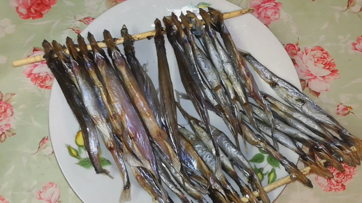 Мойва на шпажках