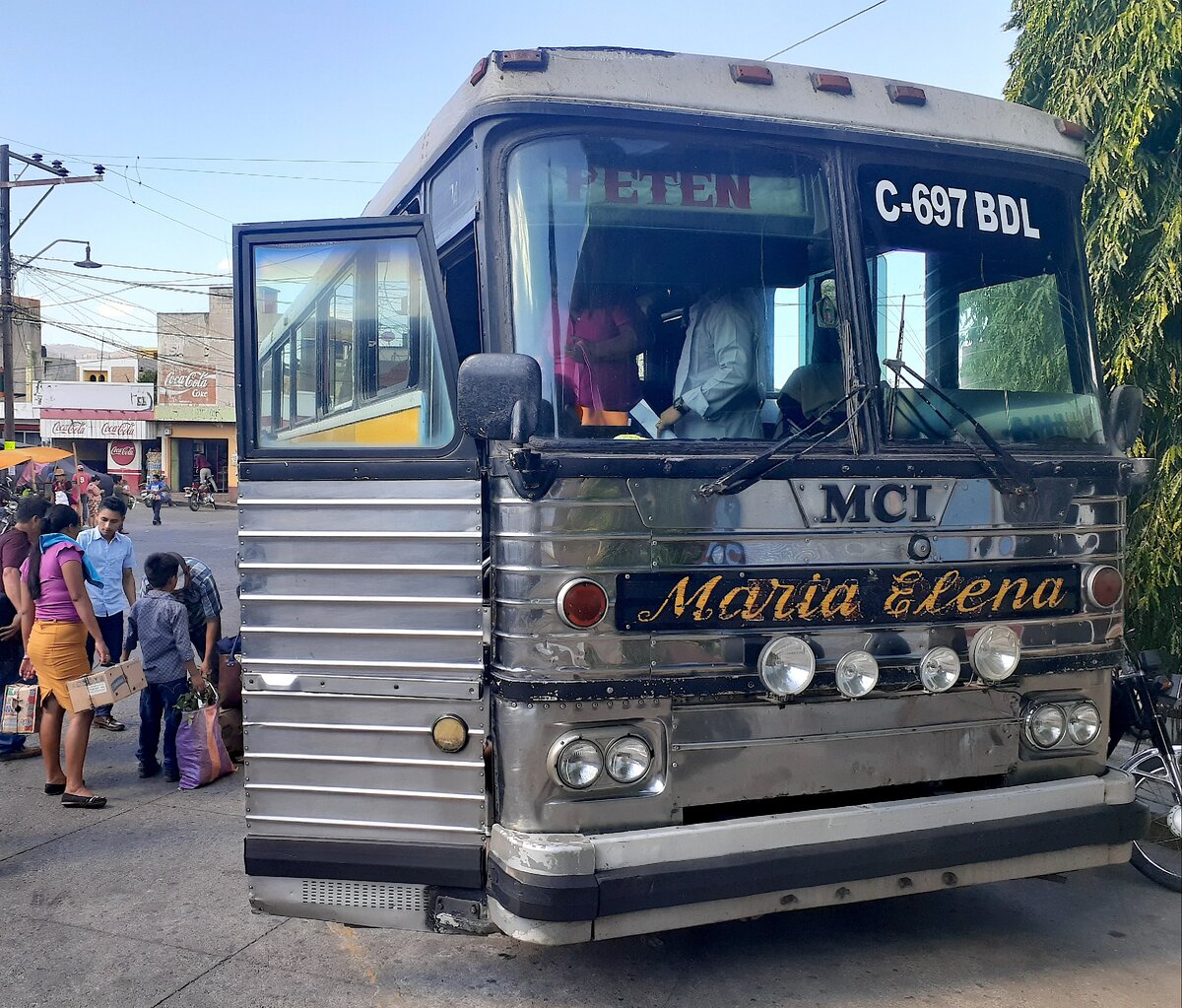 Автобус Чикимула - Флорес (8 часов дороги)