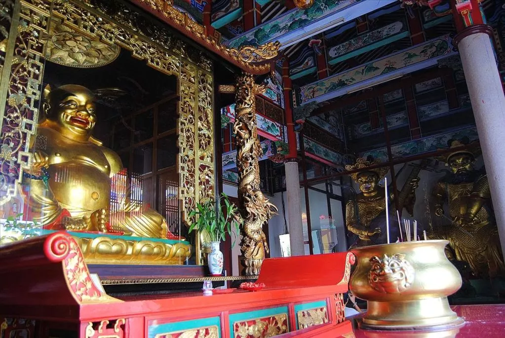 Самый красивый буддистский монастырь Пенанга, где вам улыбнется сам Будда