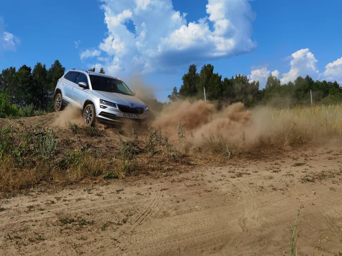 Шкода Karoq. Это как новейший Фольксваген Taos, просто портные у них ...