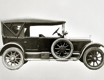 Начало 20 века. Все начиналось с роскошных дорогих автомобилей.  Фото с автовп.ру 