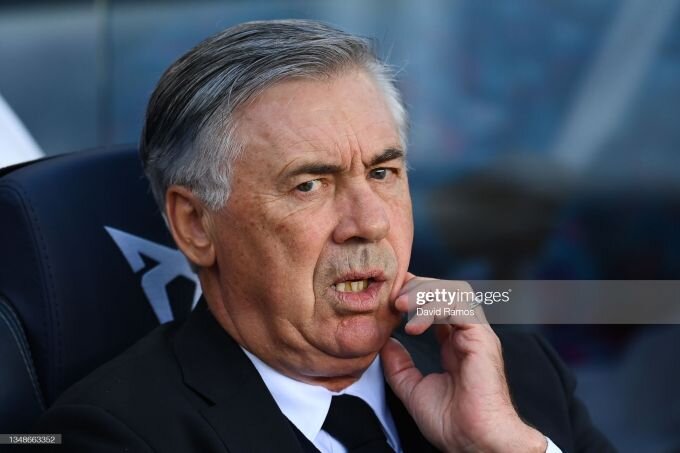 Тренер «Реала» Карло Анчелотти прокомментировал победу своей команды над «Барселоной» со счетом 2: 1. «Я счастлив, что выиграл Classic, потому что это была самая важная игра. Я не люблю говорить о сопернике, но они тоже играли хорошо. Нам удалось хорошо проявить себя в обороне. В нашей команде много положительных качеств и навыков, и нам это должно нравиться. Победа порадовала нас, ведь игра была тяжелой. Я не боялся, что «Барселона» сравняет счет, потому что никогда не переживал слишком сильно. Но было немного опасений, пока судья не дал финальный свисток, - сказал Анчелотти.