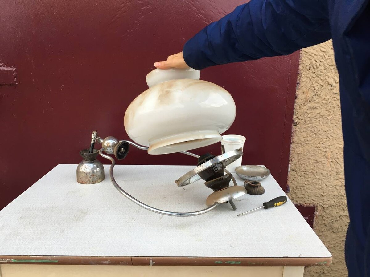 Мой новый старый пациент, все детали целый, стеклянный плафон в идеальном состоянии 