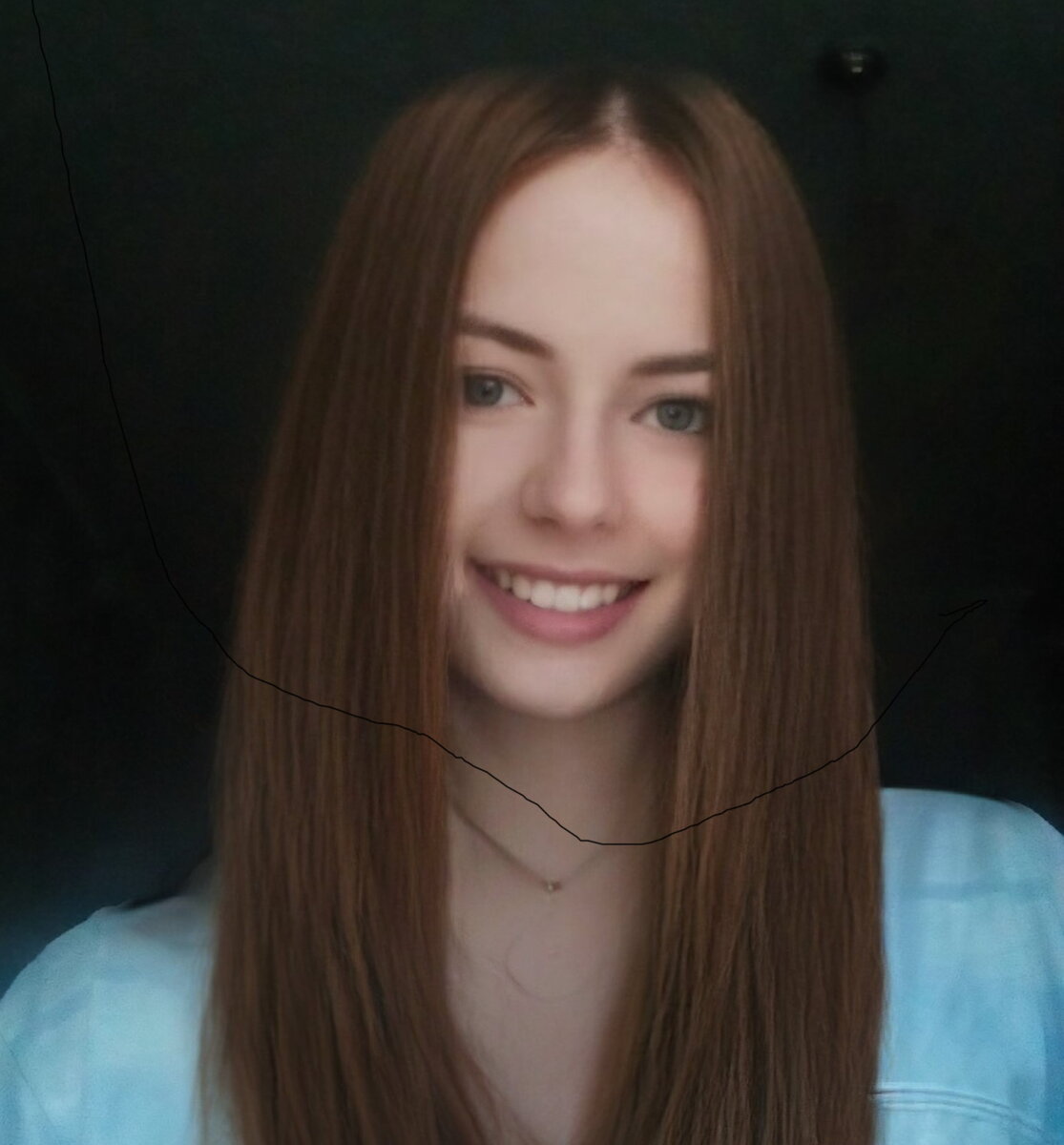 Старое фото со старого телефона. Даже видно, что на экране трещина... а фотка получилась.