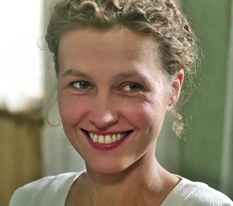 Ингеборга в фильме "Утомленные солнцем" (1994)