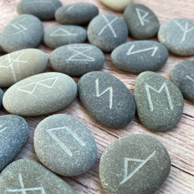 Так выглядят скандинавские руны