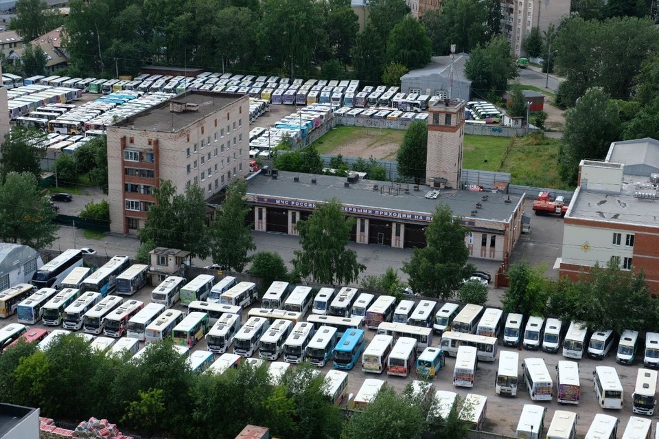     Судьба у коммерческих автобусов предсказуемая – переезд или продажа. Артем КИЛЬКИН