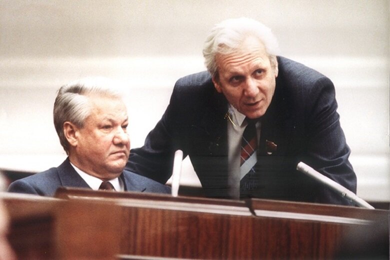 Борис Ельцин и Сергей Филатов / Фото: discred.ru
