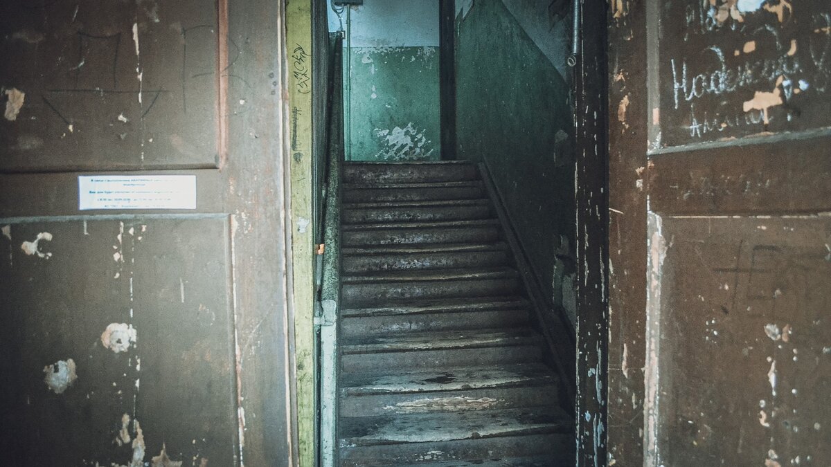     Благодаря личному вмешательству прокурора Удмуртии Артема Николаева восстановлены жилищные права граждан в Сюмсинском районе. Там жильцам аварийного дома в итоге предоставили отремонтированное жилье.