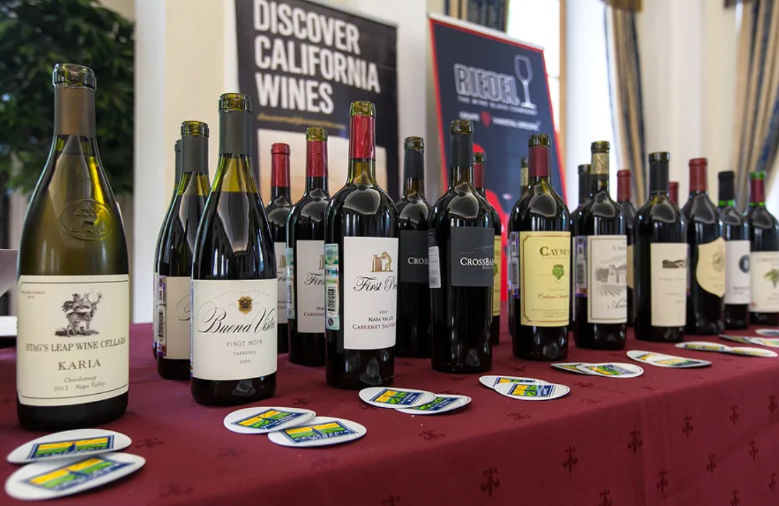 Vin usa. Американское вино Калифорния. Вино из США Калифорния. Калифорнийское вино. Калифорнийские вина.