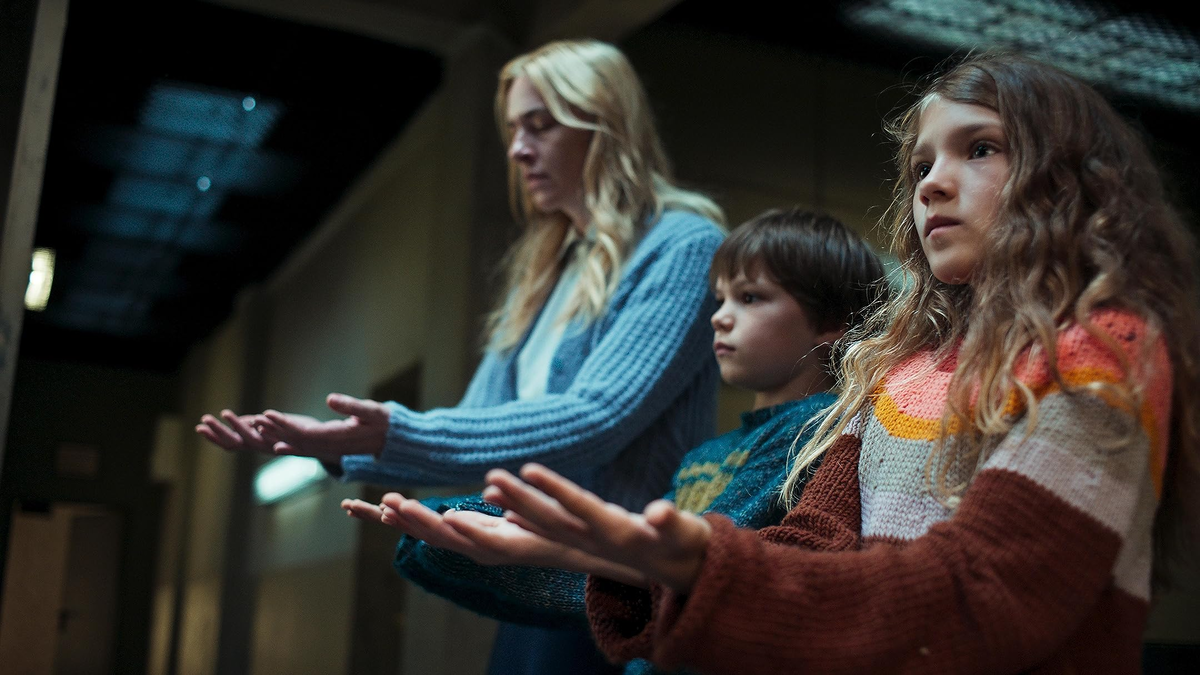 Кадр из сериала «Милое дитя» / фото: film.ru