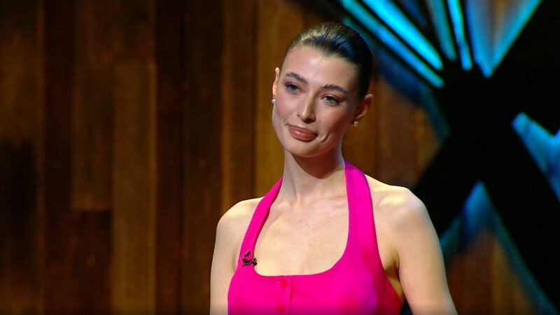     Повар из Барнаула пришла на кастинг в кулинарную битву Ивлева и Агзамова. "Битва Шефов". Кастинг. Анастасия Ильиных