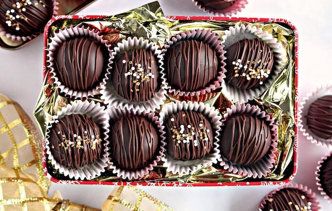 Шоколадные бисквитные шарики со сгущёнкой