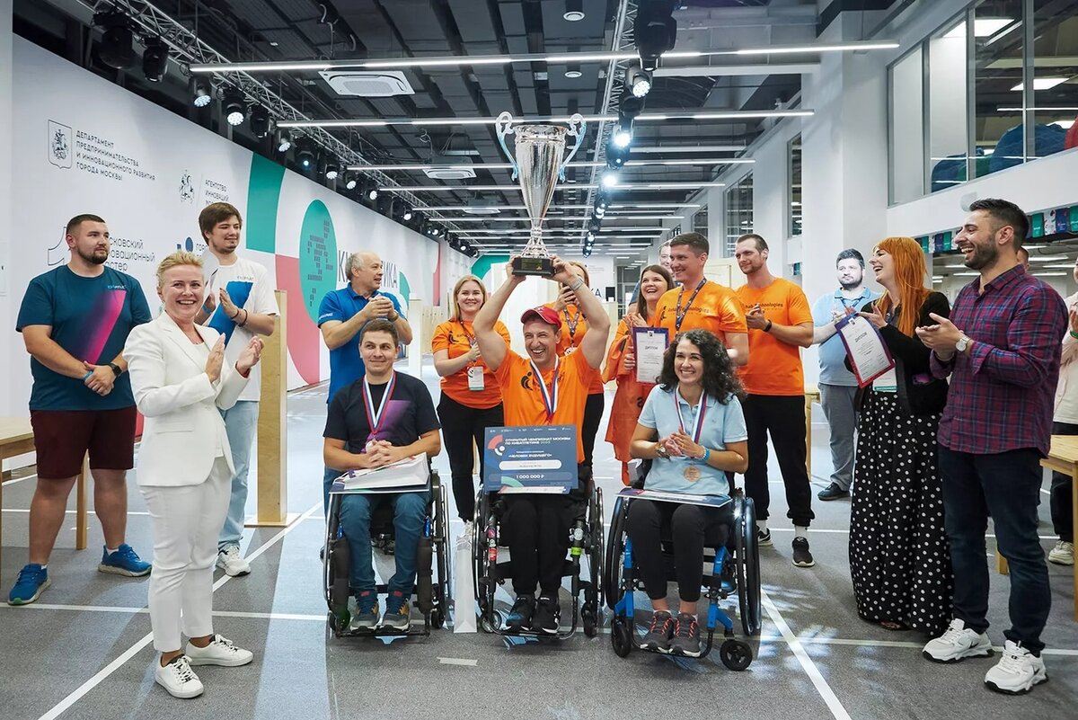 Недавно в рамках Московского урбанистического форума прошёл уникальный показ «Осенняя симфония».