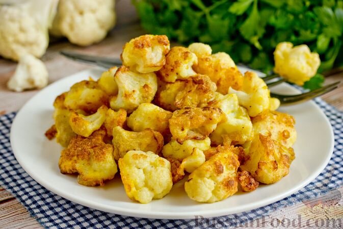 капуста цветная, яйца, крахмал, масло подсолнечное, соль, перец чёрный молотый