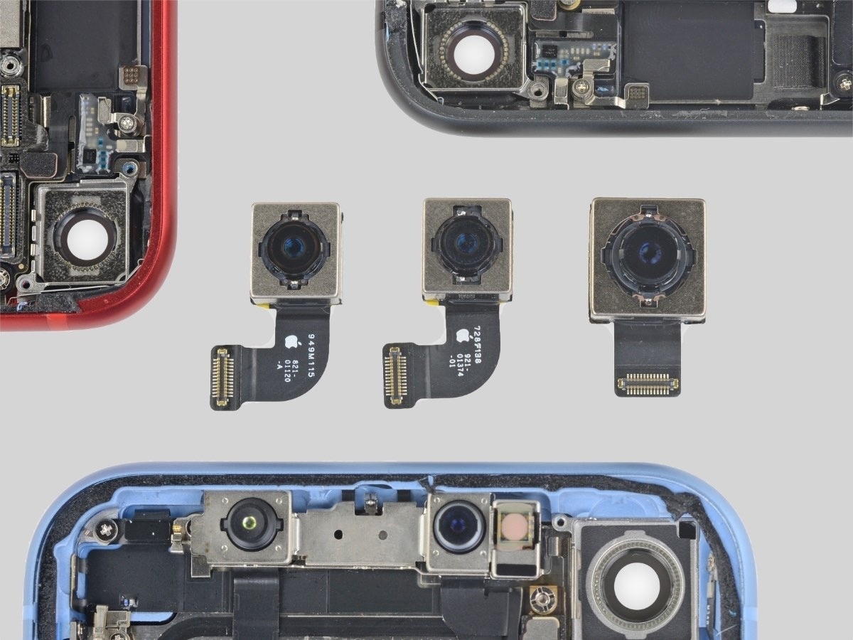 Слева модуль камеры iPhone SE, в центре iPhone 8, справа iPhone XR.