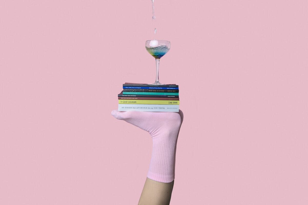 https://images.unsplash.com/photo-1511872638242-f1652016540e?ixlib=rb-1.2.1&ixid=eyJhcHBfaWQiOjEyMDd9&auto=format&fit=crop&w=1350&q=80