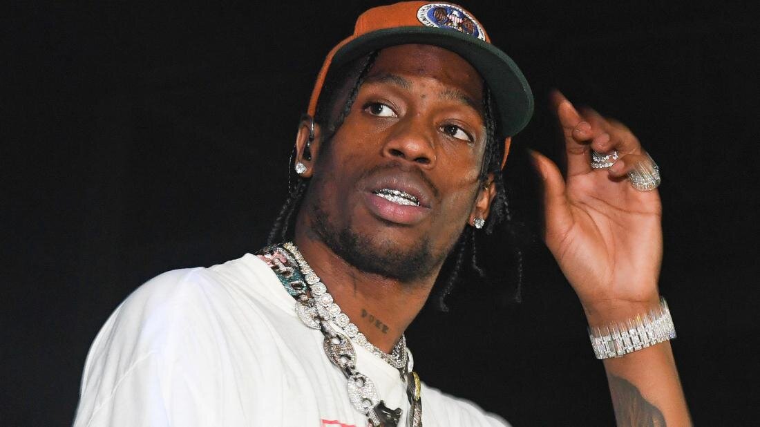 Travis Scott празднует сегодня свой день рождения, ему 28 лет 
Автор трёх платиновых альбомов, бесчисленного количества хитов и целого ряда музыкальных наград ныне является одним из главных артистов Штатов. Зачастую Трэвис пользуется звуковой обработкой в виде автотюна, фэйзера и дилея. Некоторые издания отмечают, что его стиль варьируется от трэп-музыки до лоу-фай с элементами эмбиента.