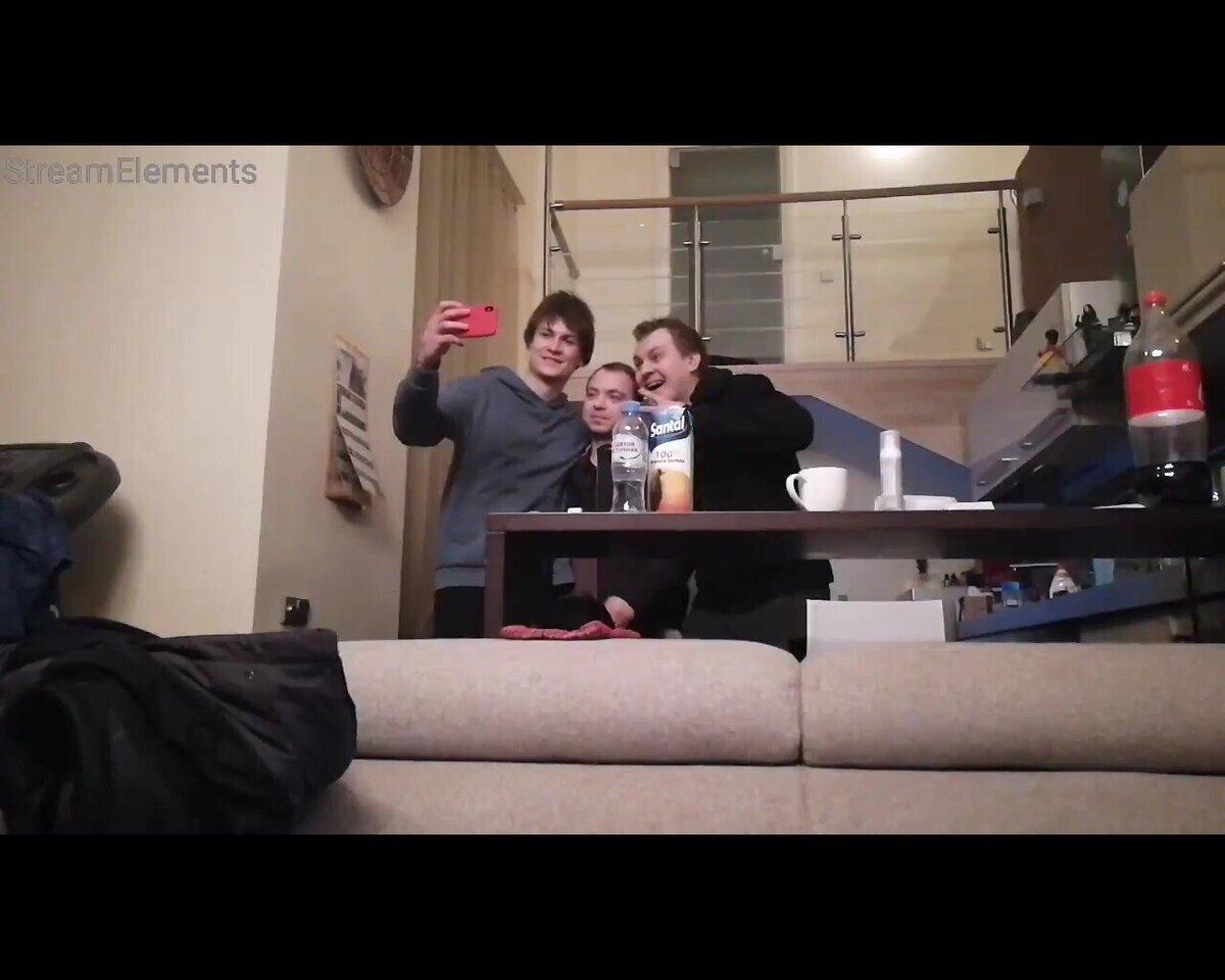 Фрагмент стрима Tupa Splash