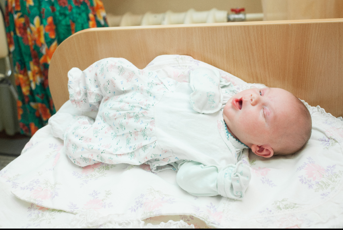 На фото у нас как раз есть и бодик, и комбинезон, и конверт, да-да, фото моё, точнее дочкино ;) 