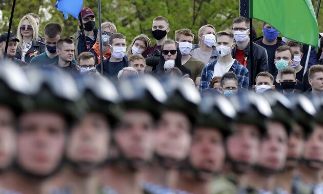 Фото Яндекс Картинки.    Празднование Дня Победы в Белоруссии.