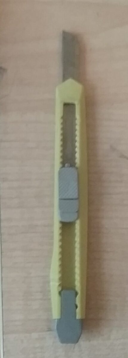 канцелярский ножик