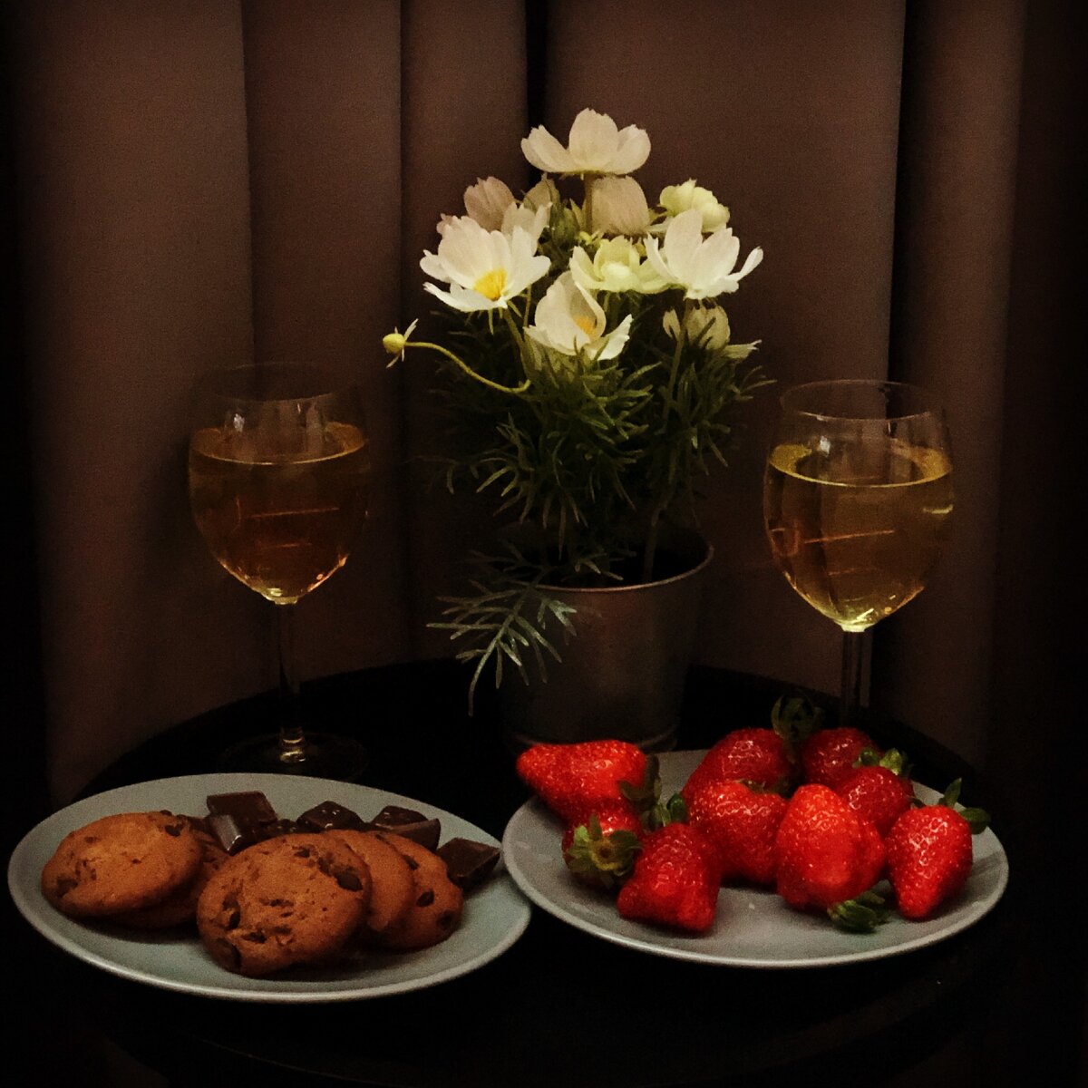 Мне посчастливилось полакомиться клубникой в феврале:) Хвастаюсь