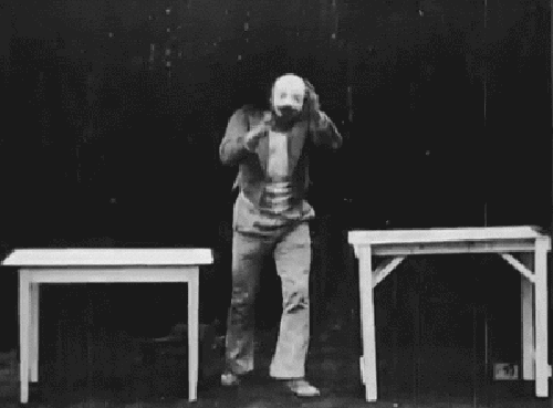 Многократная экспозиция в постановках Жоржа Мельеса.