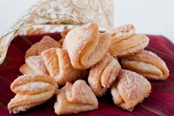 Творожное печенье — треугольники с сахаром