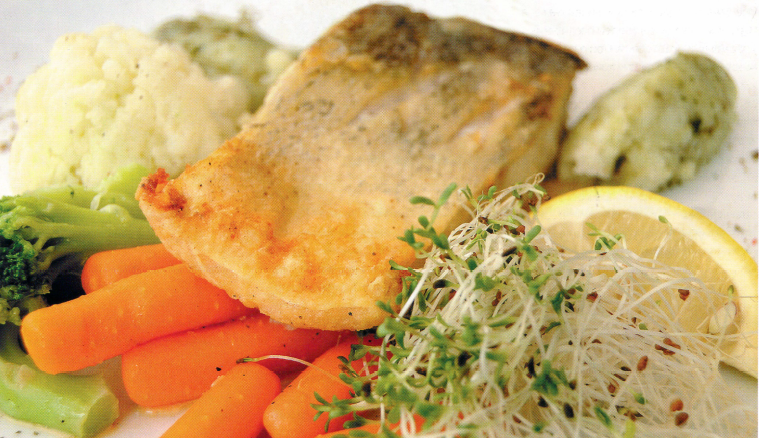 Мясо судака ценится за вкус и текстуру. Его употребляют в пищу в холодном и горячем виде. Готовится легко. Обратите внимание, что кулинарные качества судака весом более 4 кг хуже. Лучше взять рыбу весом 7 -2 кг, а крупный экземпляр отпустить.