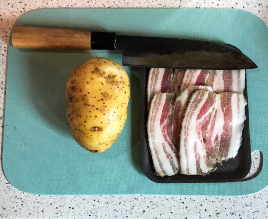 Сало, картошка, японский нож.