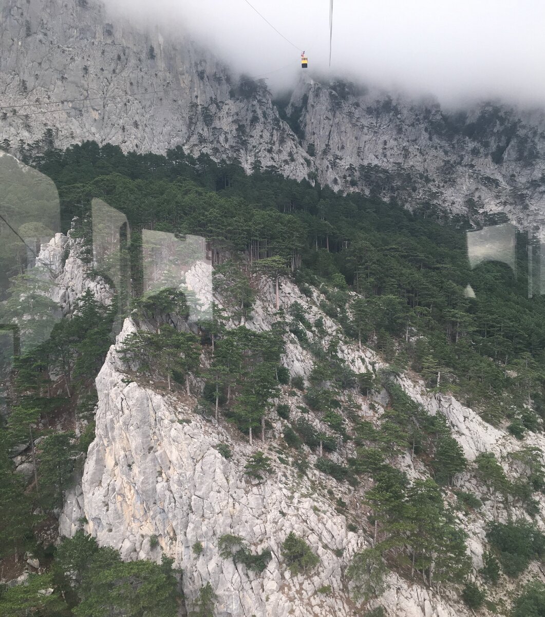 подножье горы